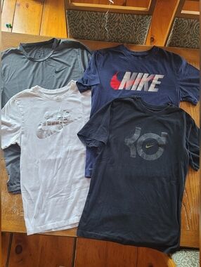 Nike Mens Navy and White T-Shirts Lot, Size SM